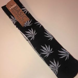 Basic Equipment Men’s Cannabis Leaf 3 pack socks